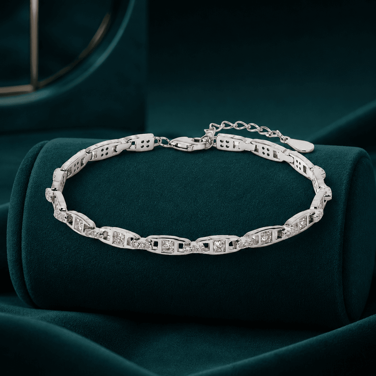 Delicate Oval Lock Pattern Bracelet alternate view