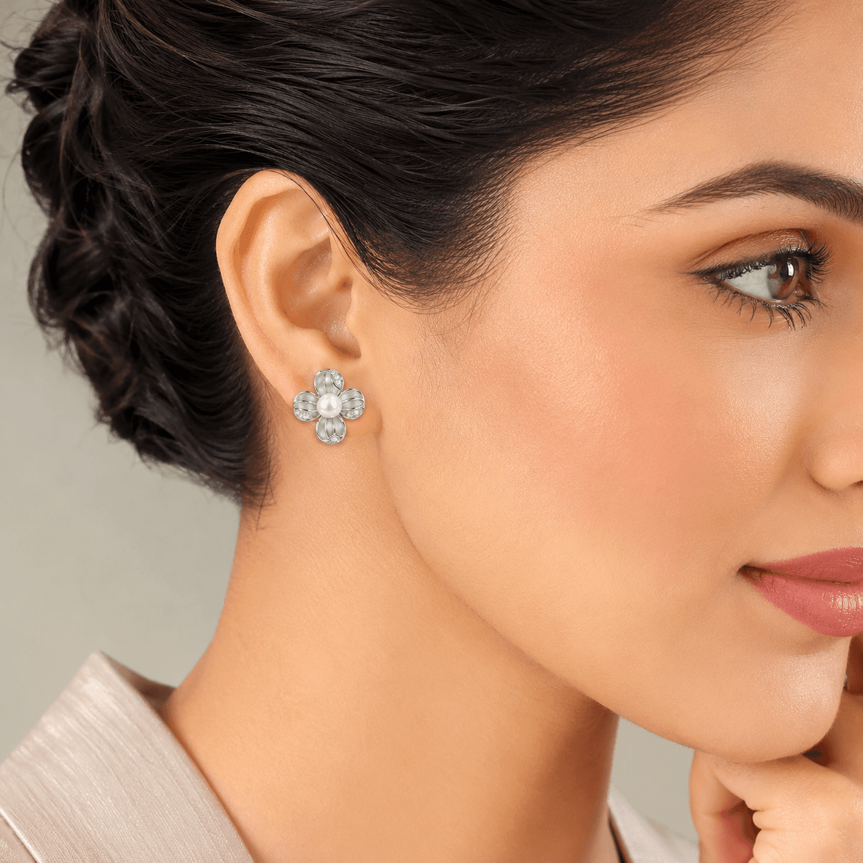 Golden Flora Solitaire Studs