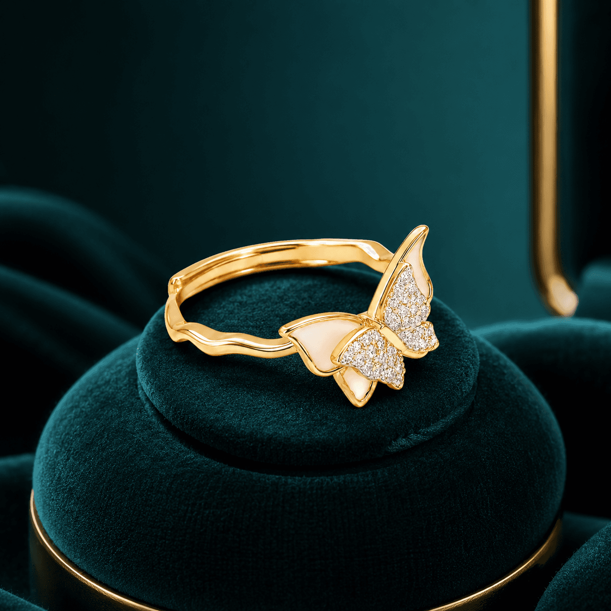 Fluttering Wings Diamond-Cut Ring alternate view